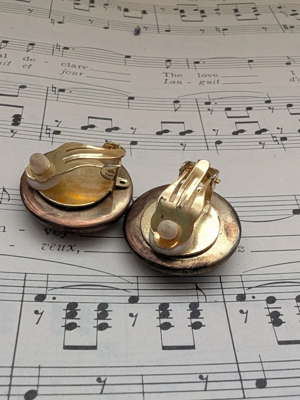 Vintage Pearl Center Button Earrings - Black & Pearl - Picture 6 of 7